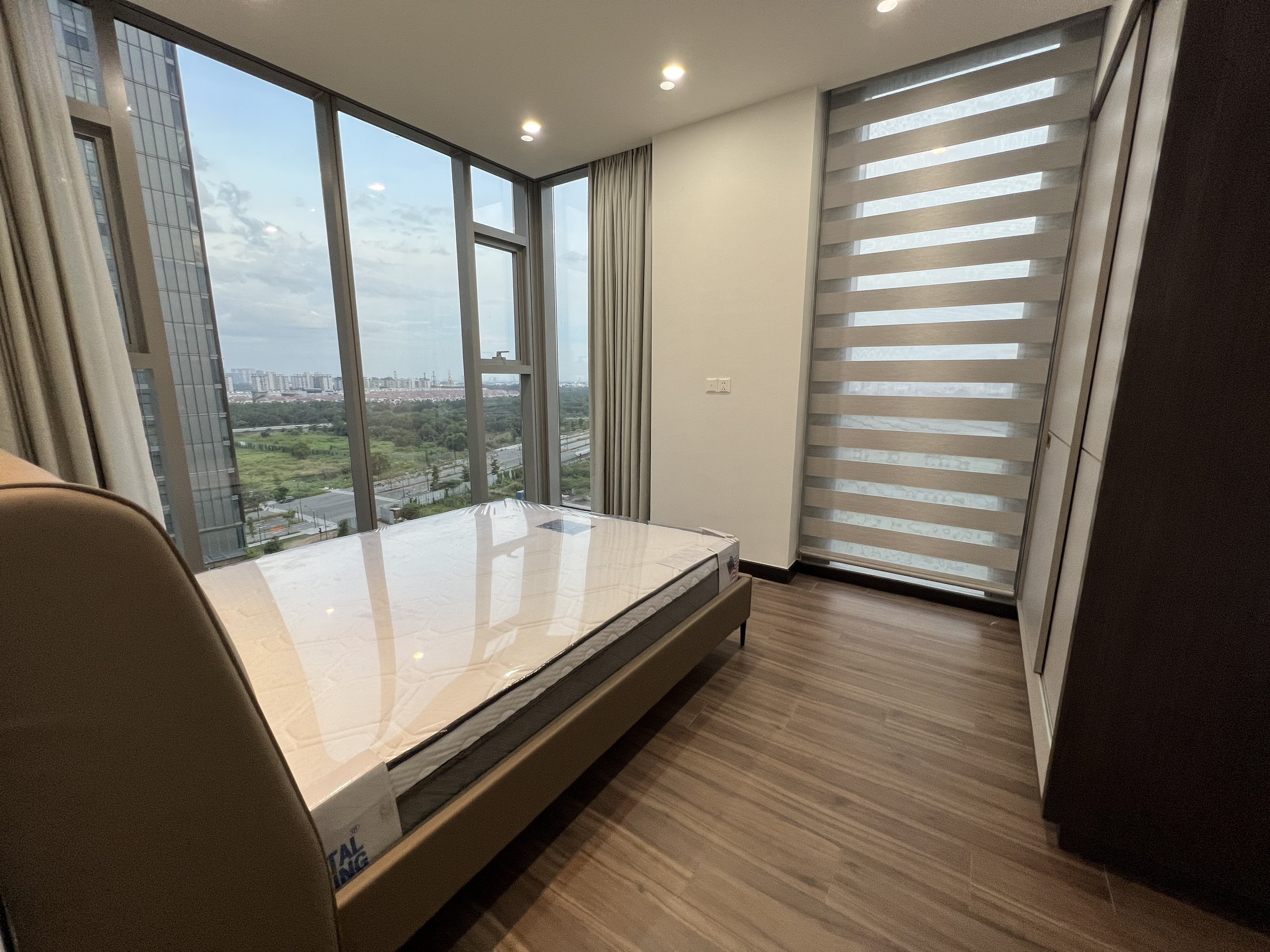 One premium suite - 2 rooms